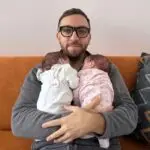 (Фото) „Единственото нешто поубаво од една ќерка се две ќерки“: Горан Папаз сподели фотографија од Лена и Луна