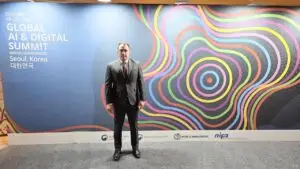 Андоновски од Сеул: Пристапот до вештачката интелигенција ќе го дефинира напредокот на поединецот и општеството