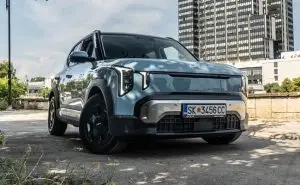ТЕСТ: Kia EV2 Standard Range 42.2 KWh Earth – Вовед во струјата кај Kia