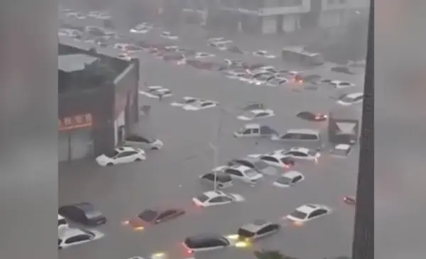 Бројот загинати во поплавите во Истанбул и Коџаели се зголеми на шест