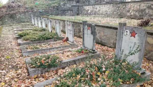 НЕМА КОЈ ДА ГИ УРЕДИ РАСПАДНАТИТЕ ПАРТИЗАНСКИ ГРОБИШТА ВО БИТОЛА, А БУГАРИЈА, СРБИЈА, ФРАНЦИЈА И ГЕРМАНИЈА СИ ГИ ОДРЖУВААТ СРЕДЕНИ СВОИТЕ ВОЕНИ ГРОБИШТА ОД ПРВАТА СВЕТСКА ВОЈНА