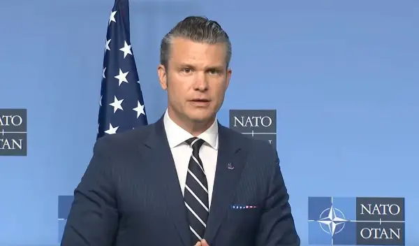 Хегсет бил во Израел на необјавена средба со Нетанјаху, пишува „Аксиос“