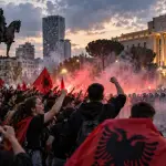 Над 300 повредени на протестите во Албанија: Рама денеска најавува мерки против насилството