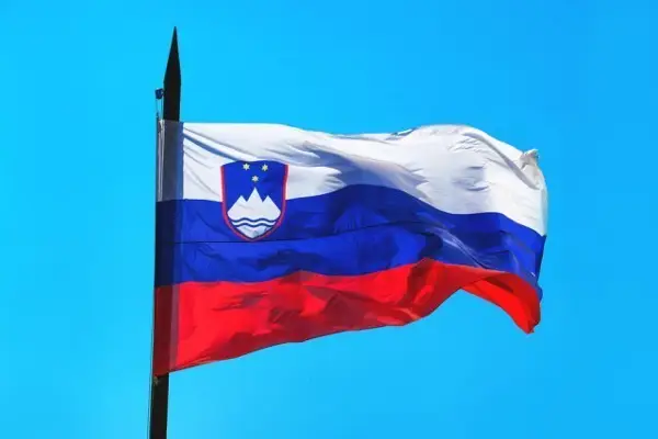 Во Словенија на сите вработени ќе им биде исплатен божиќен бонус