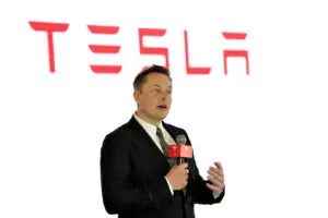 Маск: Tesla и SpaceX разгледуваат можно спојување