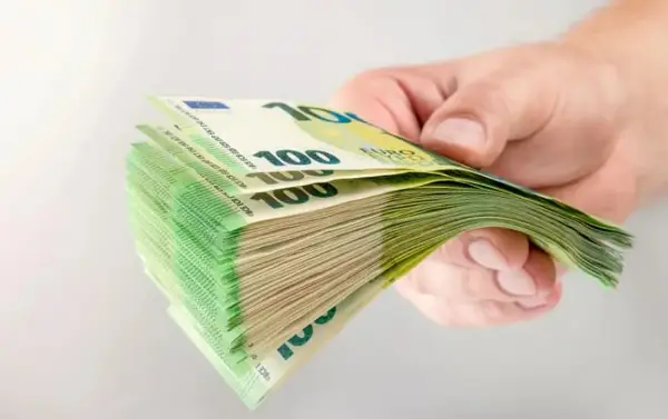 Банка по грешка на студент му исплатила 120.000 евра- тој ги вратил парите, па следува пресврт 