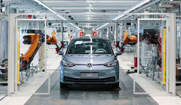 Volkswagen ќе опстане, но на “половина”