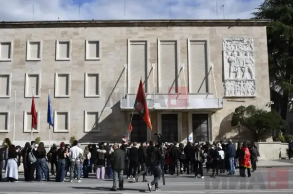 Продолжуваат протестите на студентите во Албанија
