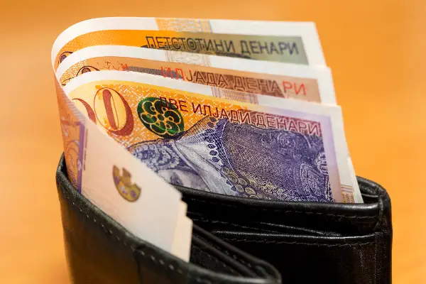 Просечната нето-плата во август 48.733 денари