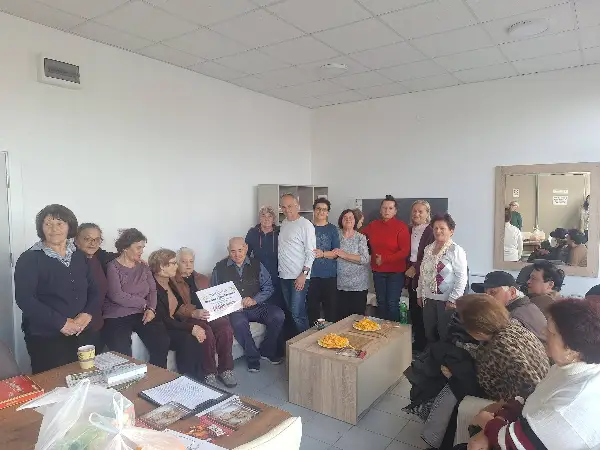 54 години брачна љубов и заедништво: Методија и Дана Врскоски донираа 18.000 денари за повозрасните лица во Охрид