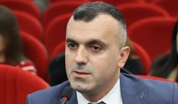 Народниот правобранител без пари и кадар, Сељами бара помош
