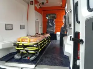 Донесен без знаци на живот, 15 годишник од Гостивар бил реанимиран и пренесен на скопски клиники