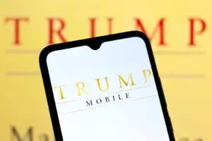 Скандал со паметните телефони на Трамп: Протекоа податоци на илјадници корисници