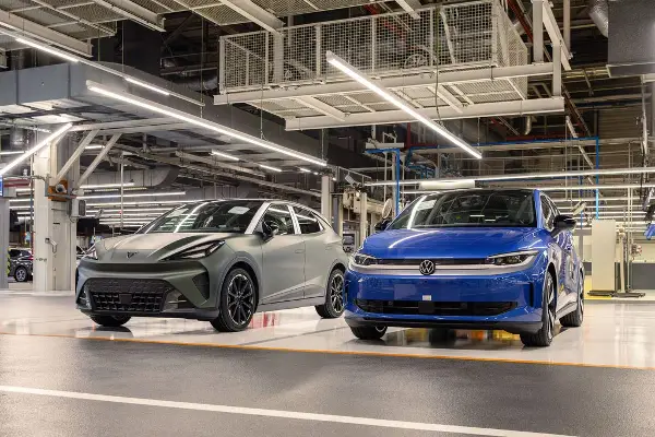Електричното семејство на VW заедно во Париз