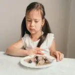 Зошто детето одбива храна?