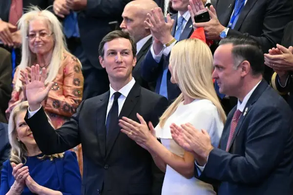 Хакиран телефонот на зетот на Трамп: Кушнер имал тајни сметки со милијарди долари