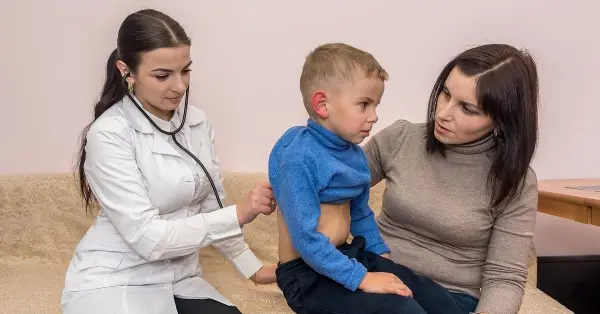 Кашлаат и деца и возрасни: Осум традиционални рецепти за кои многумина веруваат дека помагаат