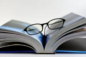 Читањето книги го храни умот, го намалува стресот и го подобрува помнењето