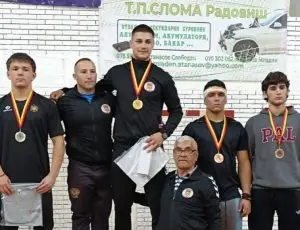 Мехмед Усеинов е прогласен за најдобар борач на „Трофејот светски шампиони боречки легенди”, Бучим е прв во екипен палсман
