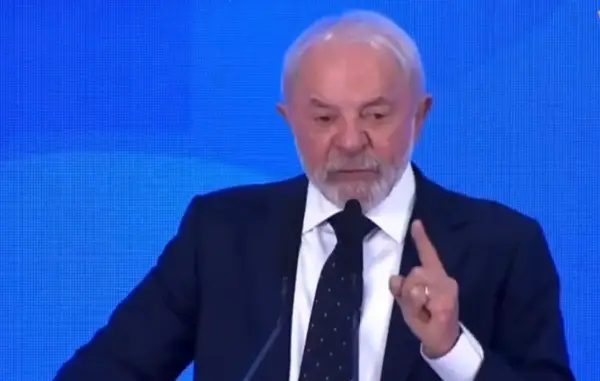 ЛУЛА ДА СИЛВА ГО ОСВОИ ЧЕТВРТИОТ ПРЕТСЕДАТЕЛСКИ МАНДАТ ВО БРАЗИЛ Болсонаро не ги признава резултатите од вториот круг