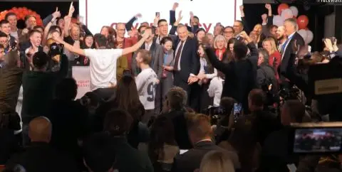 Србија: „Студентската листа“ ја прекина 14-годишната власт на СНС и освои апсолутно мнозинство
