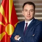 ОД ЧЕТВРТОК ПОЧНУВА ПРИМЕНАТА НА Е-ПАРИЧНИКОТ Дигитална лична карта и возачка дозвола на мобилниот телефон