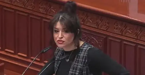 Мојсоска: Божиновска е на добар пат Македонија да ја претвори во рударска колонија на странскиот капитал