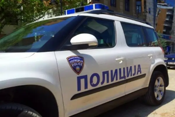 Поранешна вработена истурила запалива течност во старата фирма