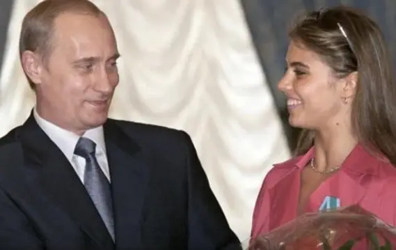 Наводната љубовница на Владимир Путин ужива во луксуз: Првпат се појавија слики од нејзиниот син – еве на кого личи!