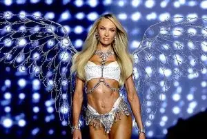 ПО ЖИЗЕЛ, ПОВТОРНО АНГЕЛ НА VICTORIA’S SECRET! Том Брејди со месеци крие романса со Кендис Свонепул