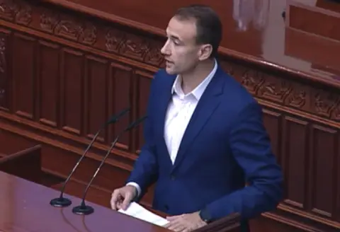 Пратеникот Стојаноски во 3 минути за моралниот кредибилитет на СДСМ (ВИДЕО)
