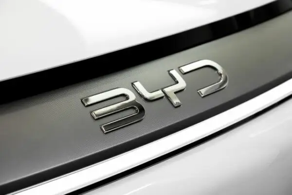 Кинески BYD претстави евтин електричен автомобил што се полни за 5 минути