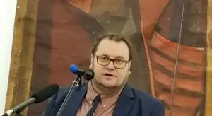Денес роденден слави нашиот истакнат  есеист, книжевен критичар и автор Роберт Алаѓозовски