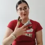 Во училиште не ги почитува правилата, не слуша и се задева со децата, а таков е и дома… Што стои зад таквото однесување?