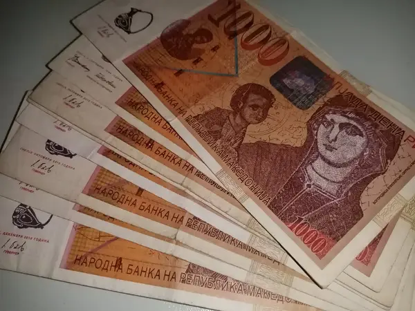 Еве која општина дава 30.000 денари на младите кои планираат да стапнат на „лудиот камен“