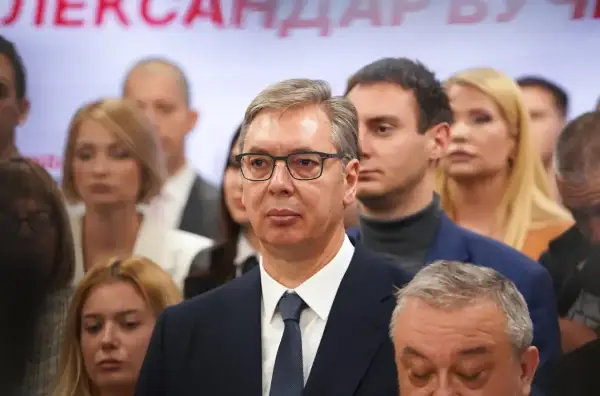 Вучиќ до сопартијците: ЗЕМАА ВЛАСТ И СЕГА НЕ ЗНААТ ШТО ДА ПРАВАТ СО НЕА, освен насилство и прогон