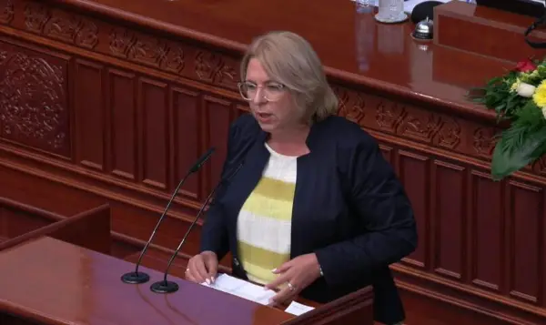 Николова обвинува дека власта ги крати парите за училиштата и домовите