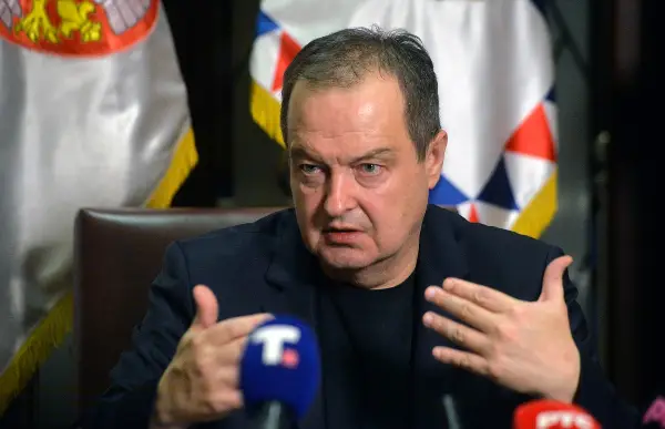 Дачиќ: Во Белград е извршен терористички напад врз полицаец