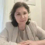 Син ми има право само на 50 мин. дневно на мобилен, па во знак на протест ништо не нè слуша. Не помагаат ни казни ни смирени разговори… Што да направам?