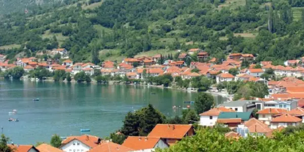 Две лица од Велес под дејство на алкохол по претходна расправија во с. Пештани нападнале лица од Битола и Прилеп