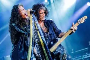 Легендарните Aerosmith повторно на сцена: По три години пауза, Стивен Тајлер се враќа со спектакл и светски музички ѕвезди!