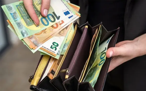 За оние кои веруваат: Најлесниот ритуал за привлекување пари 