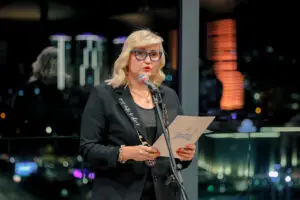 Чартеруван Ротари клубот „Скопје – Дебар Маало“: првата иницијатива е поставување маалски шаховски маси