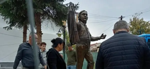 ВО БИТОЛА ПОСТАВЕН СПОМЕНИК НА ЈОНЧЕ ХРИСТОВСКИ