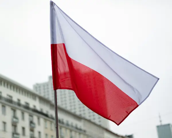 Хаосот во Полска не стивнува: Претседателот свика итен состанок