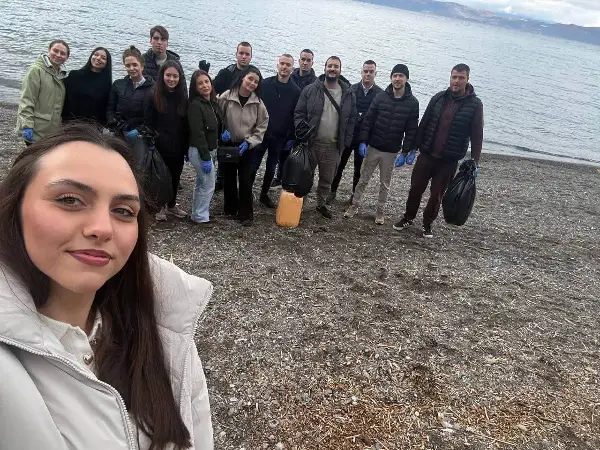 УМС на ОК ВМРО ДПМНЕ од Охрид со еко-акција на плажата „Горица“