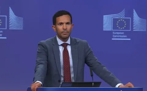 Ал Ануни: ЕУ повикува на избегнување на нова трка во вооружување