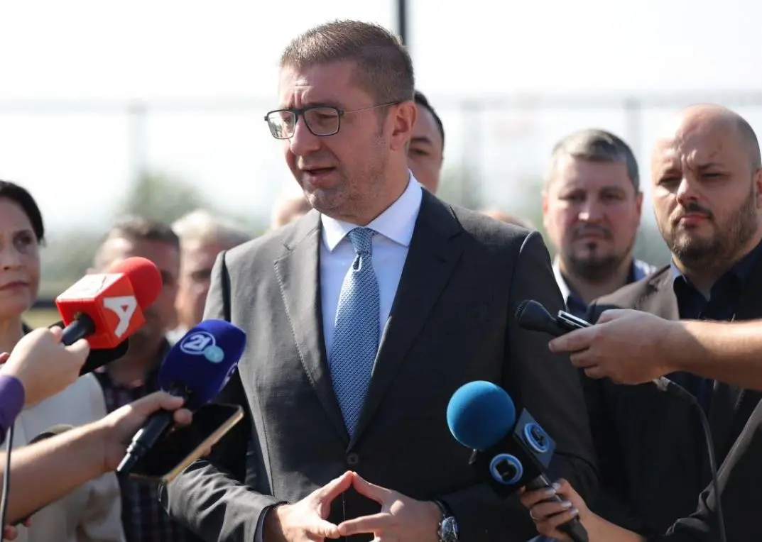 Премиерот Мицкоски на увид во градежните работи поврзани со проектот градски воз