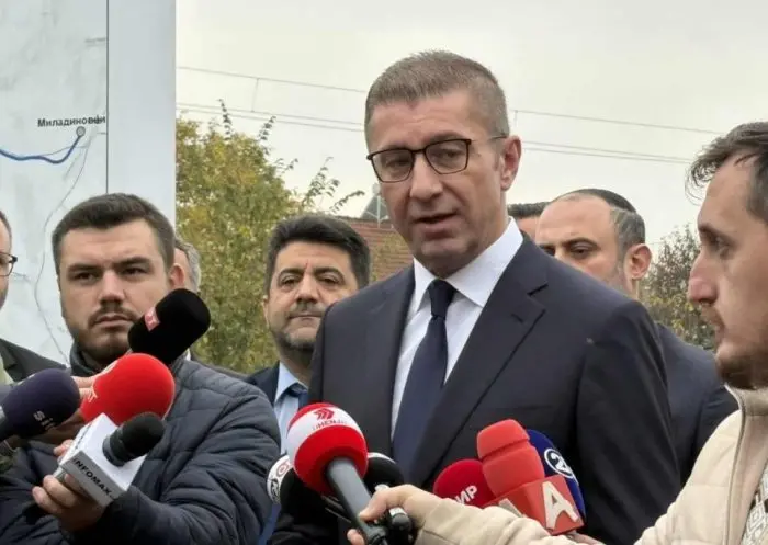 Мицкоски: За кратко време успеавме да ги мобилизираме сите капацитети и започнеме со чистење на Град Скопје