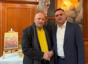 ПРЕТСЕДАТЕЛОТ НА КОМОРАТА, АЗЕСКИ, И ГРАДОНАЧАЛНИКОТ НА КАВАДАРЦИ, ЈАНЧЕВ, ЈА ПРОДОЛЖУВААТ СОРАБОТКАTA ВО ИНТЕРЕС НА БИЗНИС ЗАЕДНИЦАТА